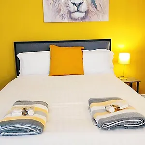  Holiday home Romulus Court Fenham